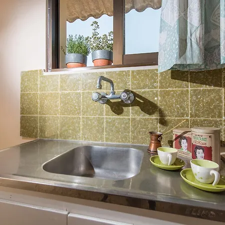 Helen & Theo Lejlighed *